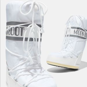 Moon boots